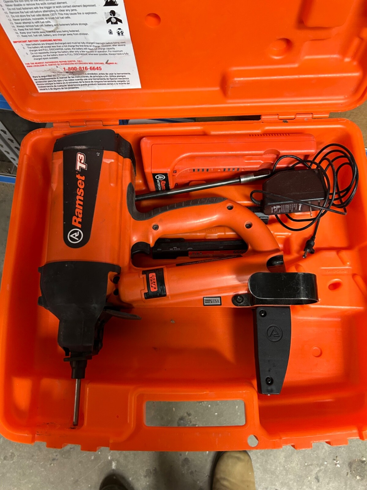 Ramset T3 Gas Actuated Fastener Fastening Tool Nailer Nail Gun &Charger,2Battey