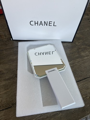 CHANELノベルティBOX Chanel Large Shoe Box Storage Gift Set With Tissue Paper