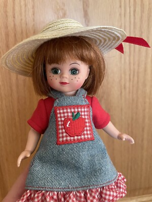 Vintage Limited Edition 2002 Madame Alexander Apple Picking Wendy Doll 8  #33025