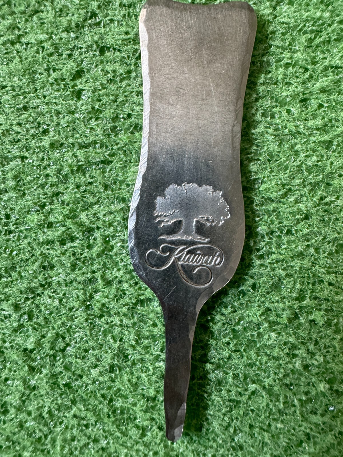 Divot Tool