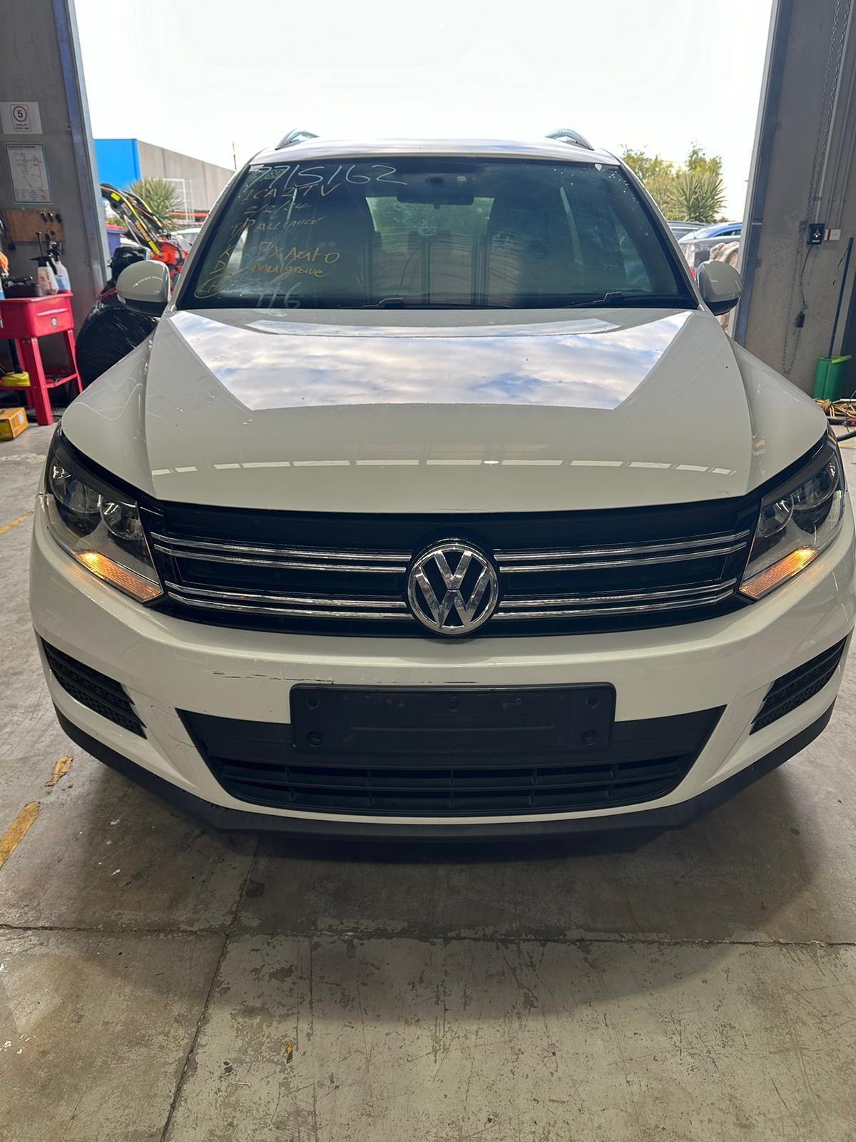 2014 Volkswagen Tiguan INTERIOR MIRROR 5N 08/11-08/16 3C0857511J image 5