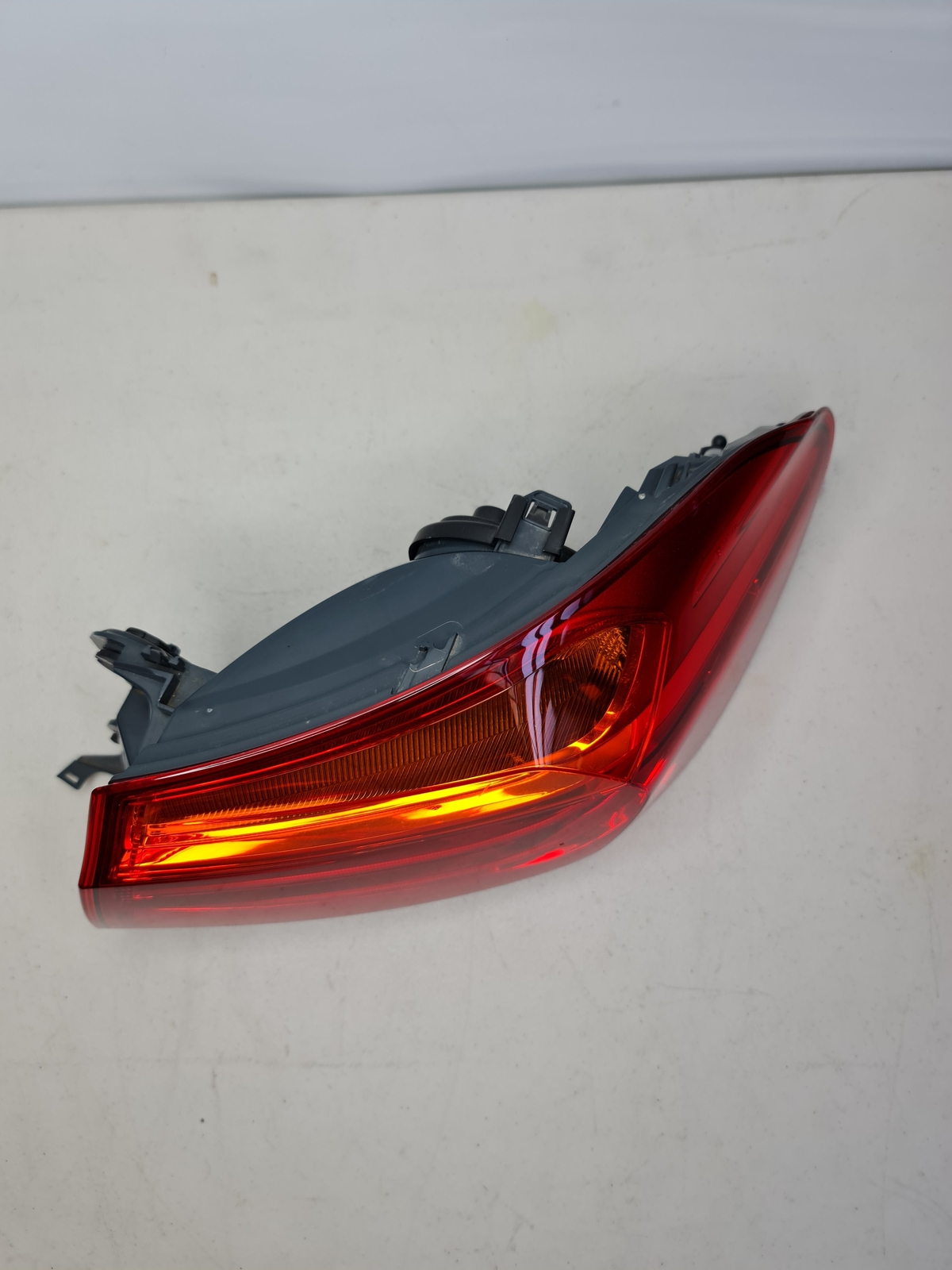 0 Bmw F32 F82 F33 F83 M4 Outer Tail Light w/ Amber Indicator (Right) 63217296098 7 image 3
