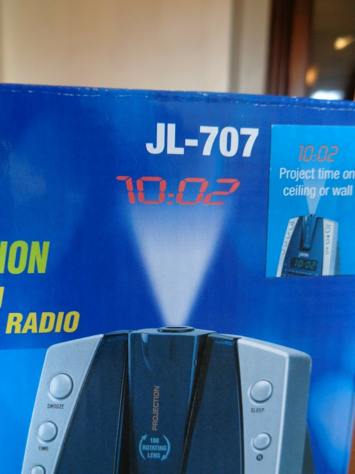 New 2006 jWIN JL707 Alarm Clock & AM / FM Radio w/ Time Projection