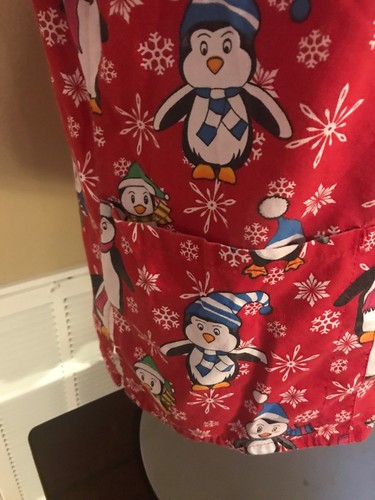 Peppermint Scrub Top EUC Ready To Wear Size Large Penguins With Pockets