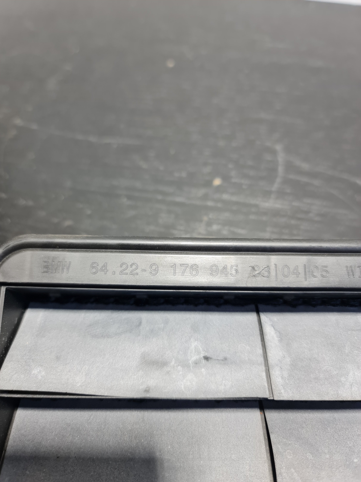 0 Bmw G80 REAR LEFT SIDE QUARTER LOWER PRESSURE AIR VENT 64229176945 image 5
