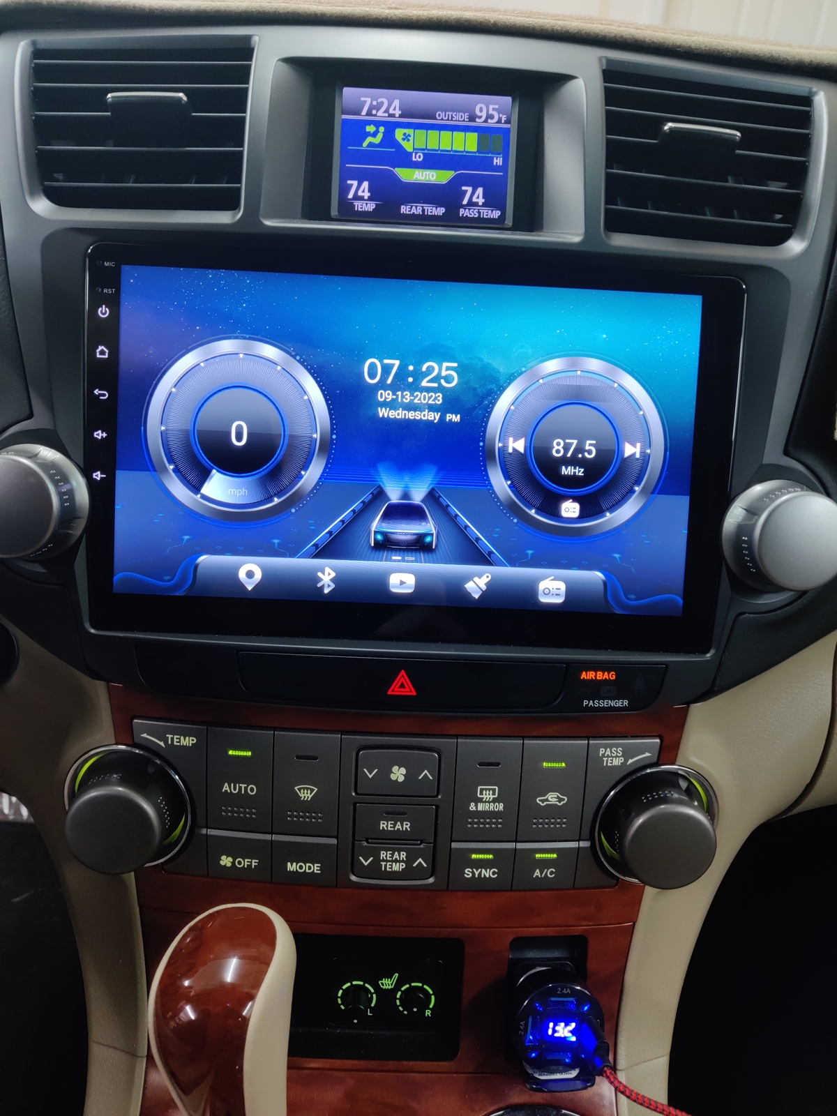 08-12 TOYOTA Highlander w/o NAV CENTER DASH HAZARD SWITCH