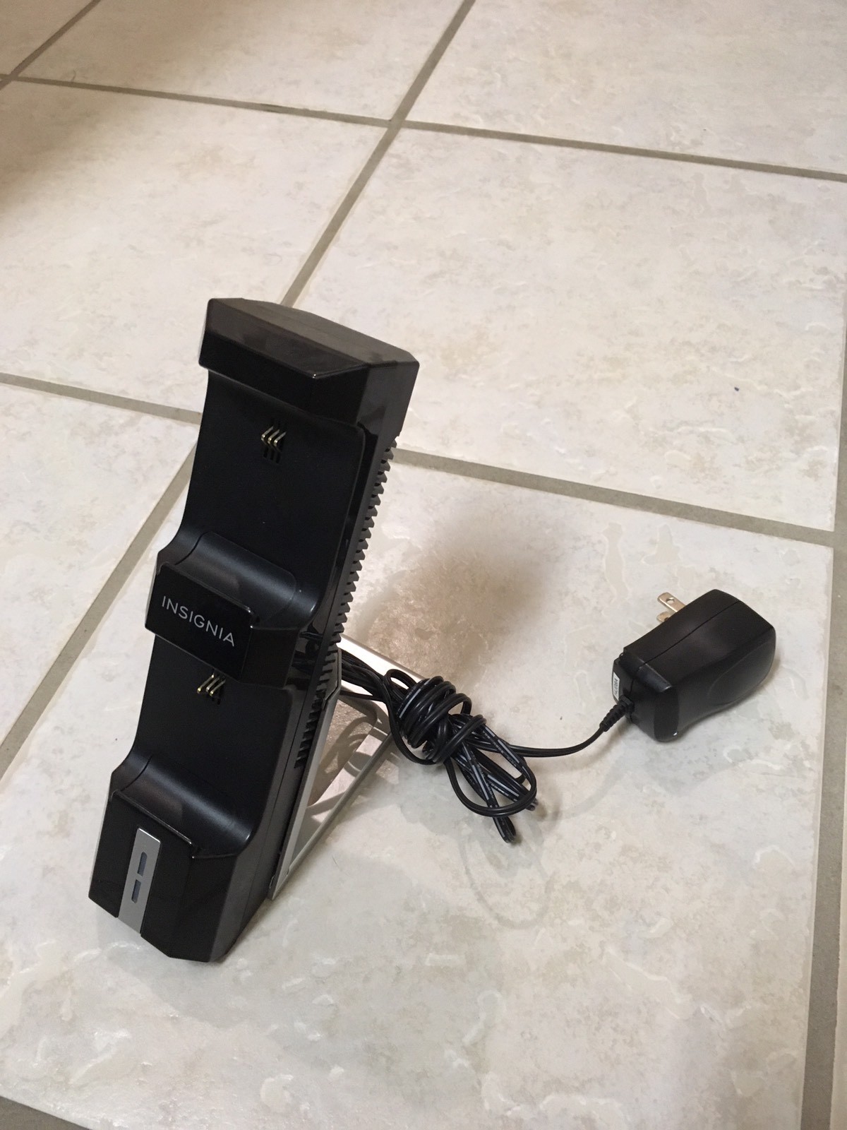 Insignia - Dual-Controller Charger for Xbox One (NS-XBODRC101)