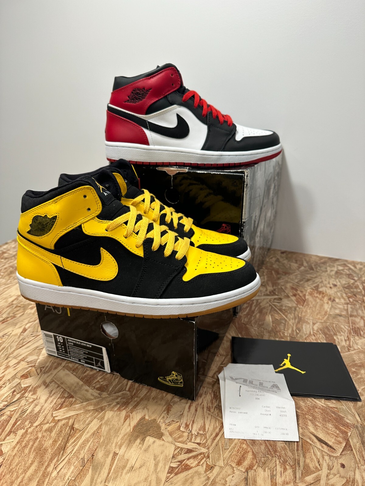 Size 10 - Air Jordan 1 Old Love (DS) New Love (VNDS Size 10 - Air Jordan 1 Old Love (DS) New Love (VNDS