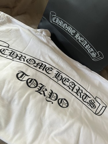 New DS Chrome Hearts Tokyo Limited Scrol Logo T-Shirt tee L New DS Chrome Hearts Tokyo Limited Scrol Logo T-Shirt tee L