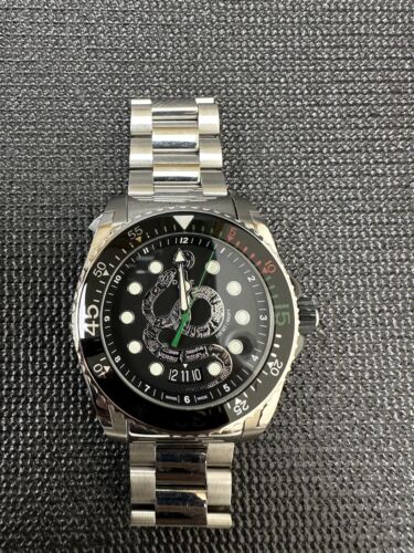 Gucci 200M Diver 45mm Stainless Steel Mens Quartz Watch w