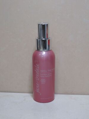 JANE IREDALE SMELL THE ROSES HYDRATION SPRAY 3.04 OZ*