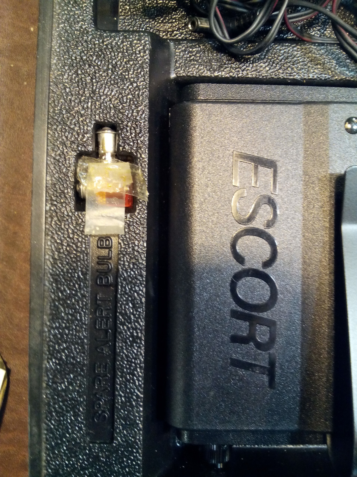 ESCORT RADAR WARNING RECEIVER