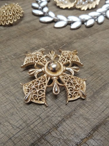 Vtg Designer Signed Crown Trifari Maltese Cross Gold Tone Brooch 2 In. Very Nice