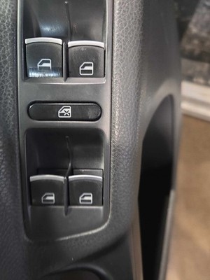 Used Front Door Window Switch fits: VW TIGUAN 09 10 11 12 13 14 15 16 17 18