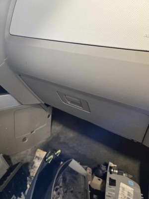Used Glove Box fits: MERCURY MARINER 08 09 10 11