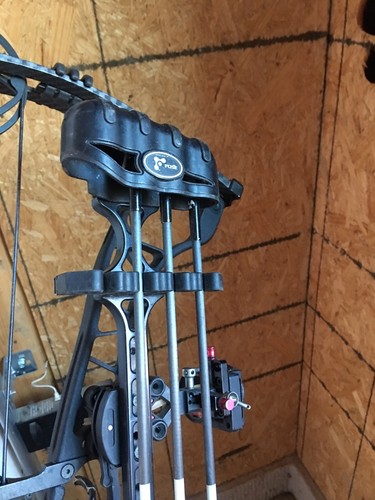 Hoyt Spider compound bow package