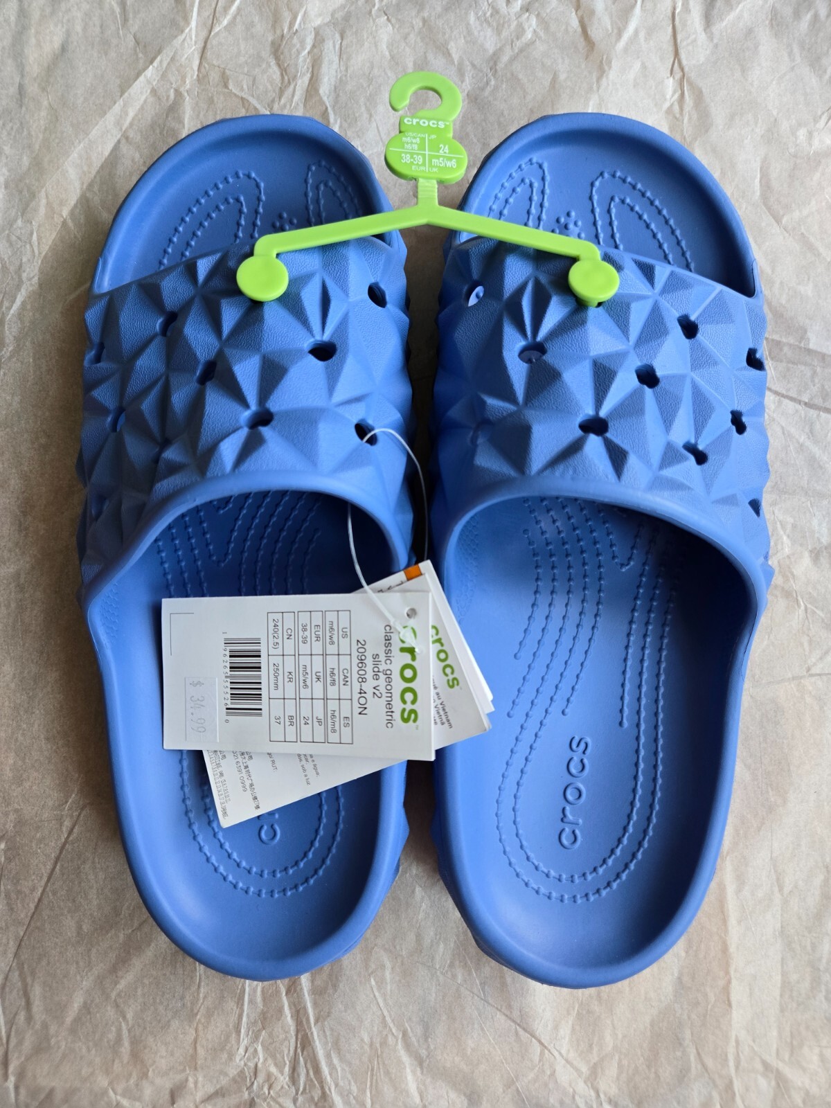◆CROCS◆ Public Classic Geometric Slide V2 ELB 24SUSD209608 Amazon.com | Crocs Classic Geometric Slide V2 Elemental Blue