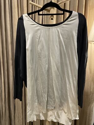 Go b Gosilk white and navy baseball top pretty much perfect just needs a press
