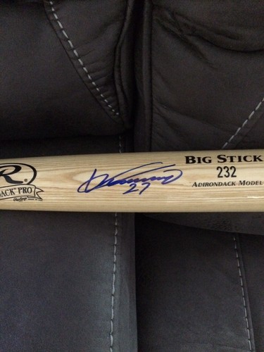 VLADIMIR GUERRERO SIGNED RAWLINGS BIG STICK BAT