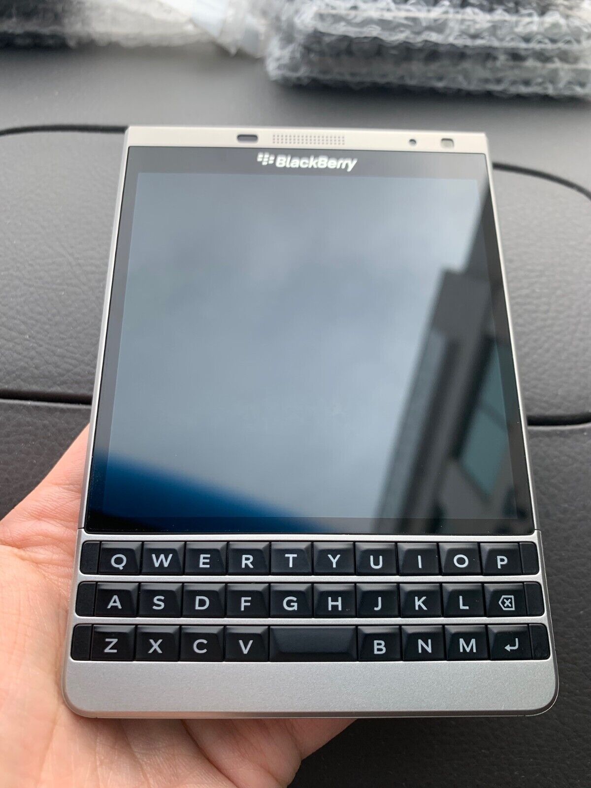 BLACKBERRY PASSPORT Q30 -Sliver Edition -32GB (Unlocked) + BLACKBERRY PASSPORT Q30 -Sliver Edition -32GB (Unlocked) +