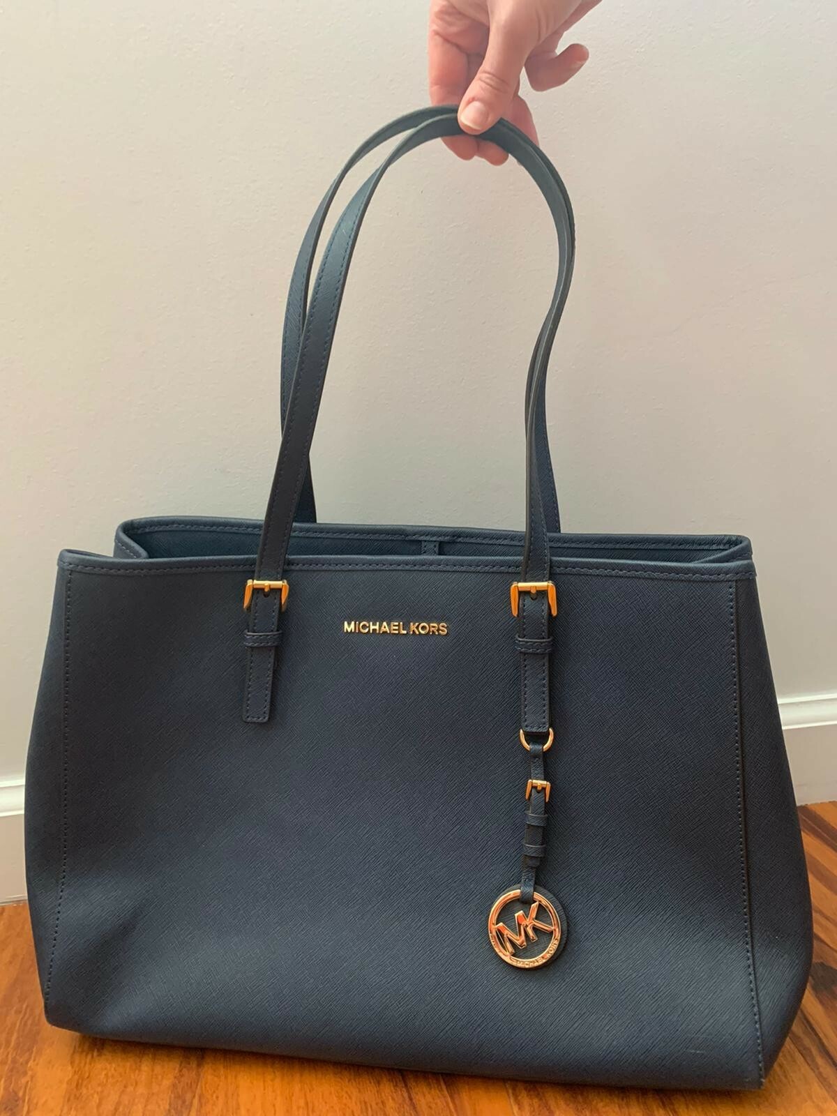 ★Excellent conditiion Michael Kors Bag★ img_2D_0001_138219_grande.jpg?
