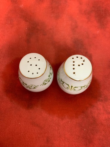 FINE CHINA OF JAPAN BELL FLOWER #2999 - Salt And Pepper Set