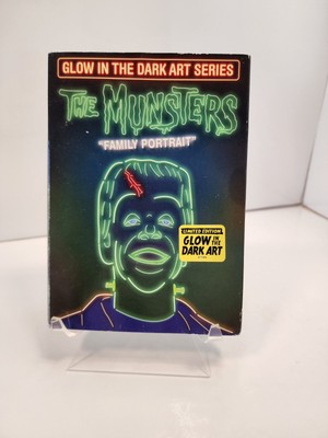NEW The Munsters Family Portrait DVD Glow in the Dark Art Series 2018 Edition