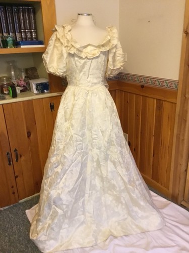 1986 Ivory Brocade Wedding Gown With Train Vintage VERSATILE