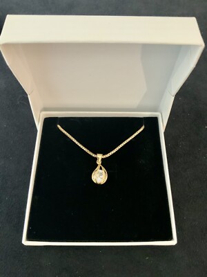 18K 18Ct Lady s Gold Filled 18 /45cms  Box Chain, Necklace With  Crystal Pendant