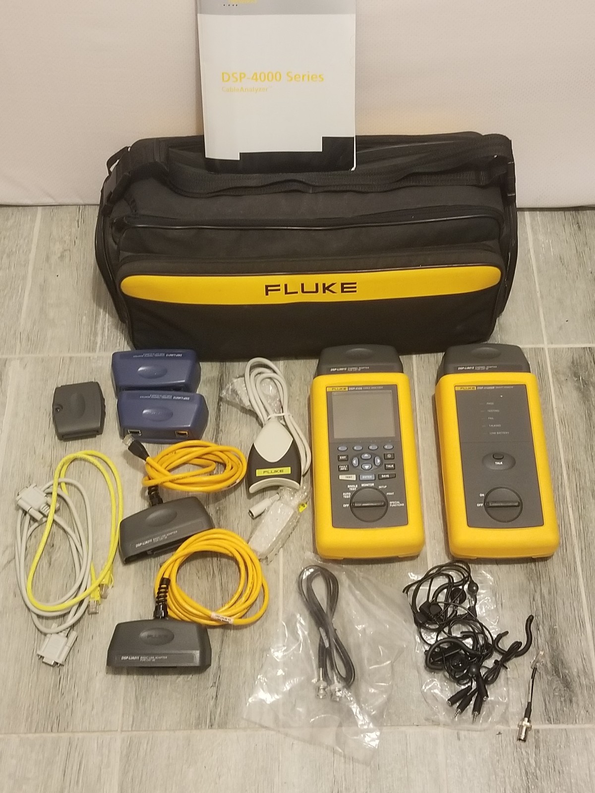 Fluke Networks DSP 4100SR Cable Tester Smart Remote Analyzer