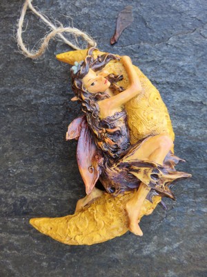 FAIRY SITTING IN MOON ANTHONY FISHER MIDDLE EARTH whimsical village faeries