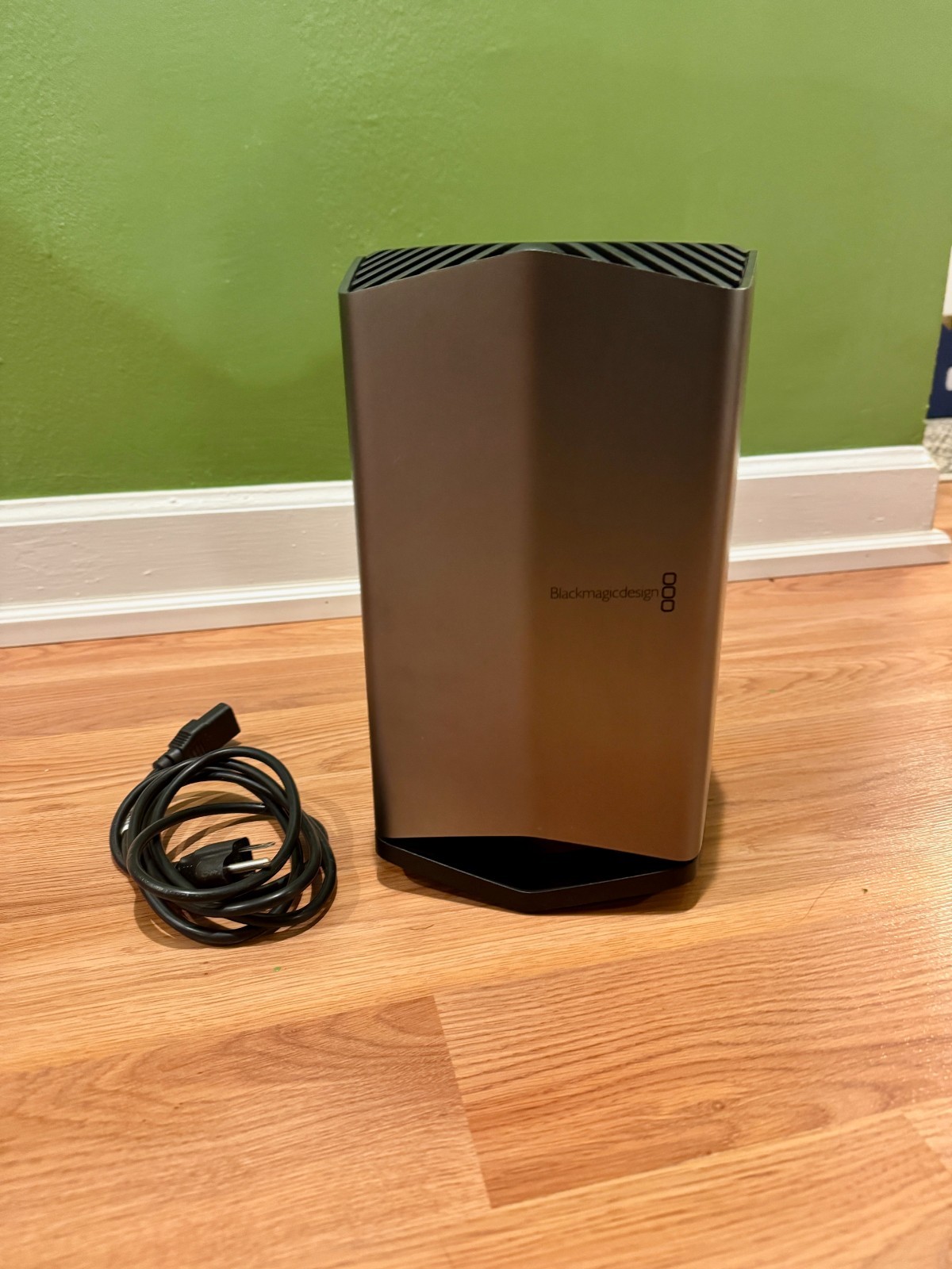 Radeon RX Vega 56／Blackmagic eGPU Pro Blackmagic Design announces the eGPU Pro with Radeon RX Vega