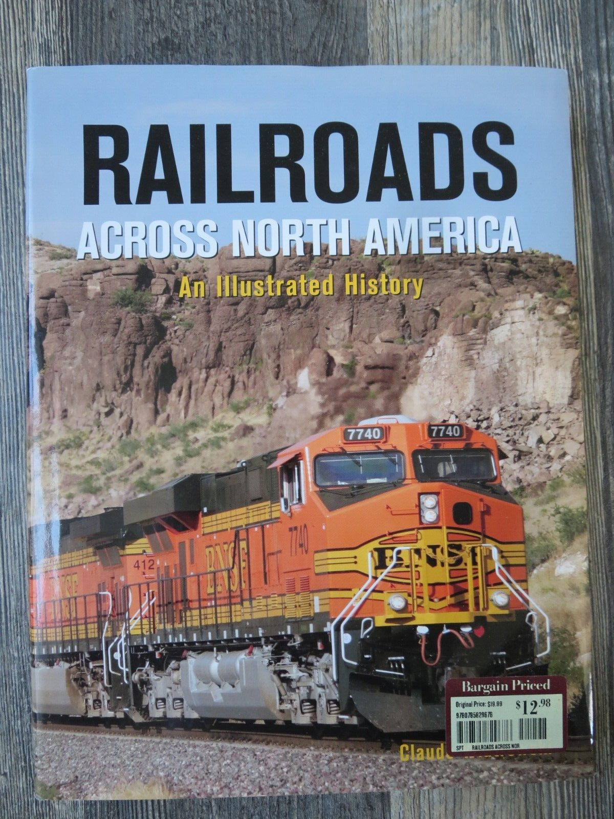 Railroads Across North America: An Illustrated History by