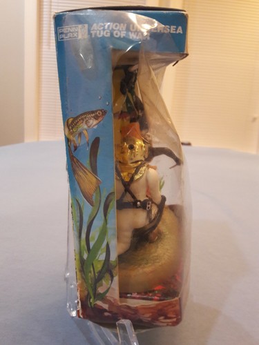 Rare Vintage 1983 Penn Plax Action Undersea Tug Of War Divers Battle Aquarium