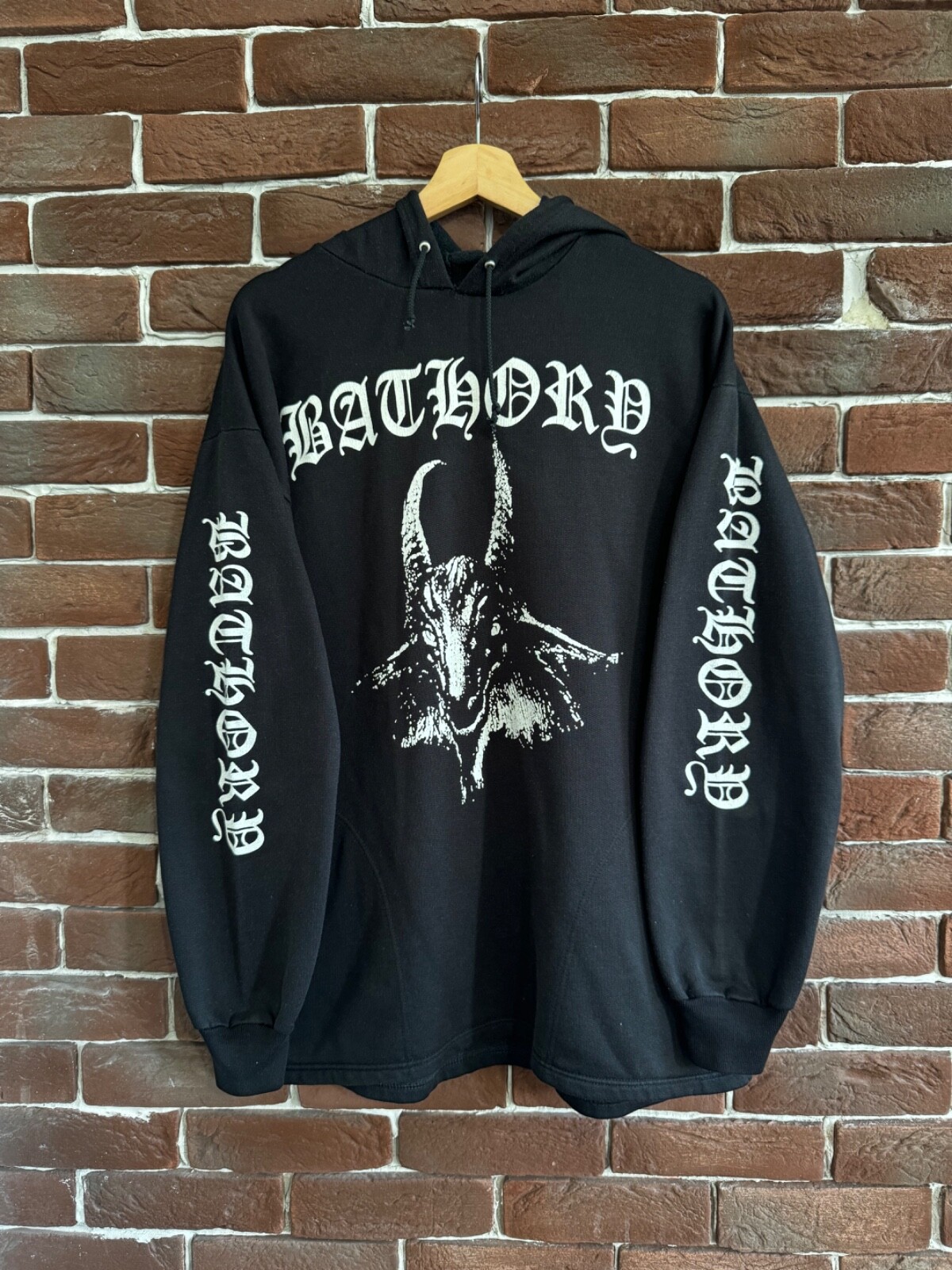 the GazettE ☆ 美品 LOGO HOODIE 18th ブラック刺繍 the GazettE ☆ 美品 LOGO HOODIE 18th ブラック刺繍 pigment