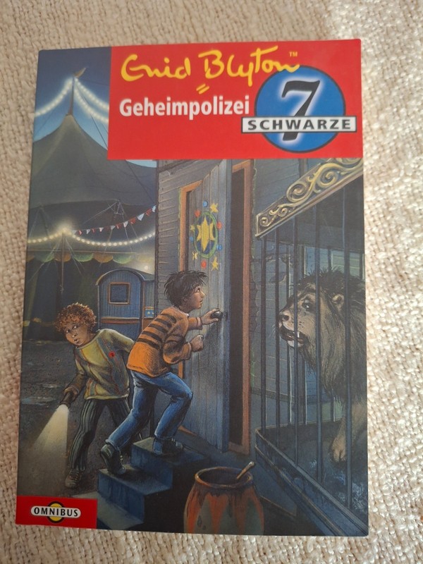 Geheimpolizei Abenteuer Der Schwarzen 7