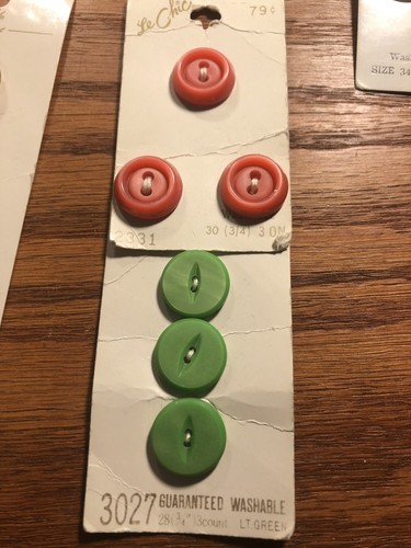 Lot of Vintage Buttons on Cards; Le Chic