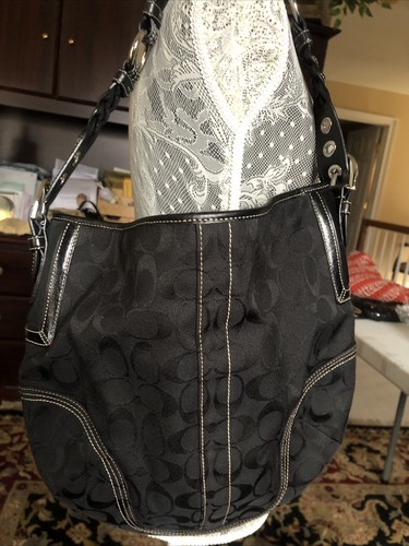 Woman's Coach , Black hobo pocketbook K05K-6279 Ex Condition Woman's Coach , Black hobo pocketbook K05K-6279 Ex Condition