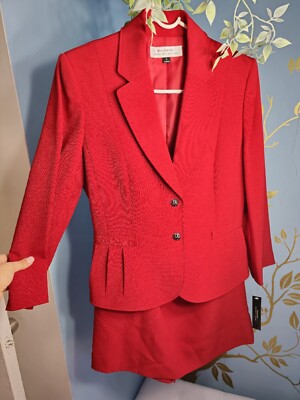 TAHARI ARTHUR S. LEVINE WOMEN'S 2PC SUIT