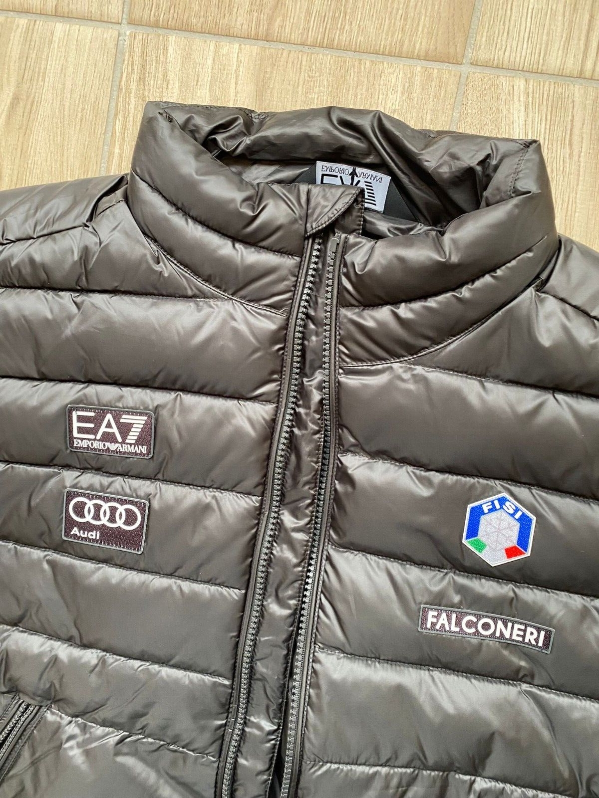EA7 Emporio Armani エンポリオアルマーニ イーエーセブンの紹介