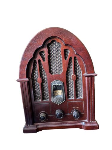 GE General Electric AM FM Radio Retro Cathedral 7-4100JA GE General Electric AM FM Radio Retro Cathedral 7-4100JA