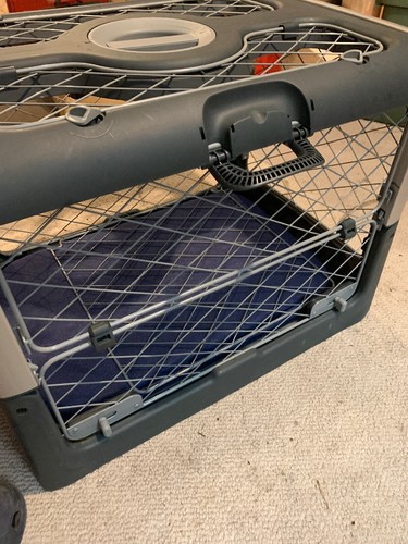 DIGGS Revol Travel Pet Crate Pop Up Portable  Carrier Cage Kennel 30 Lbs Small