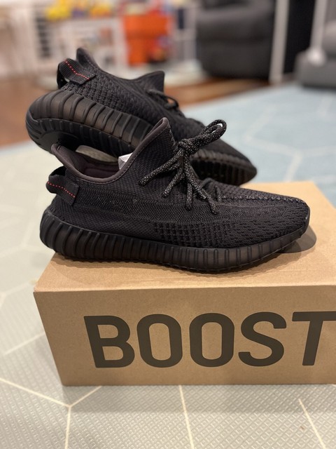 Yeezy 350 v2 triple black 9us | Men's 