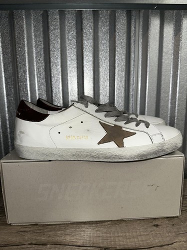 Мужские низкие кроссовки Golden Goose Super-Star белого/коричневого цвета, 46 евро, 13 долларов США.