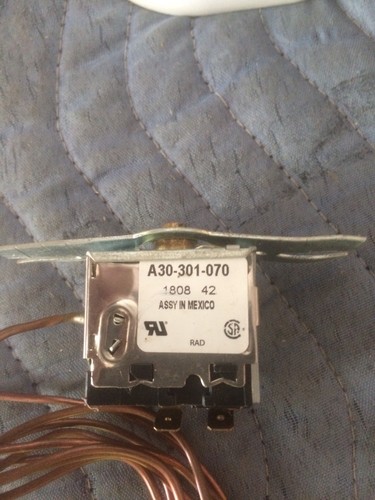 Commercial Freezer Thermostat  Tempretures From 20 Degrees Down To 10 Below Zero