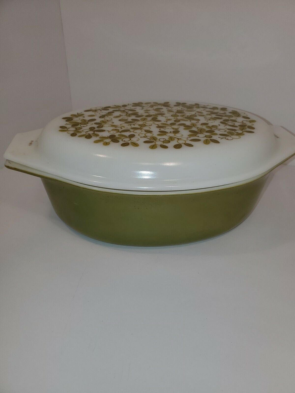 Vintage Pyrex Olive & Berry Green Oval Casserole Dish With Vintage Pyrex Olive & Berry Green Oval Casserole Dish With
