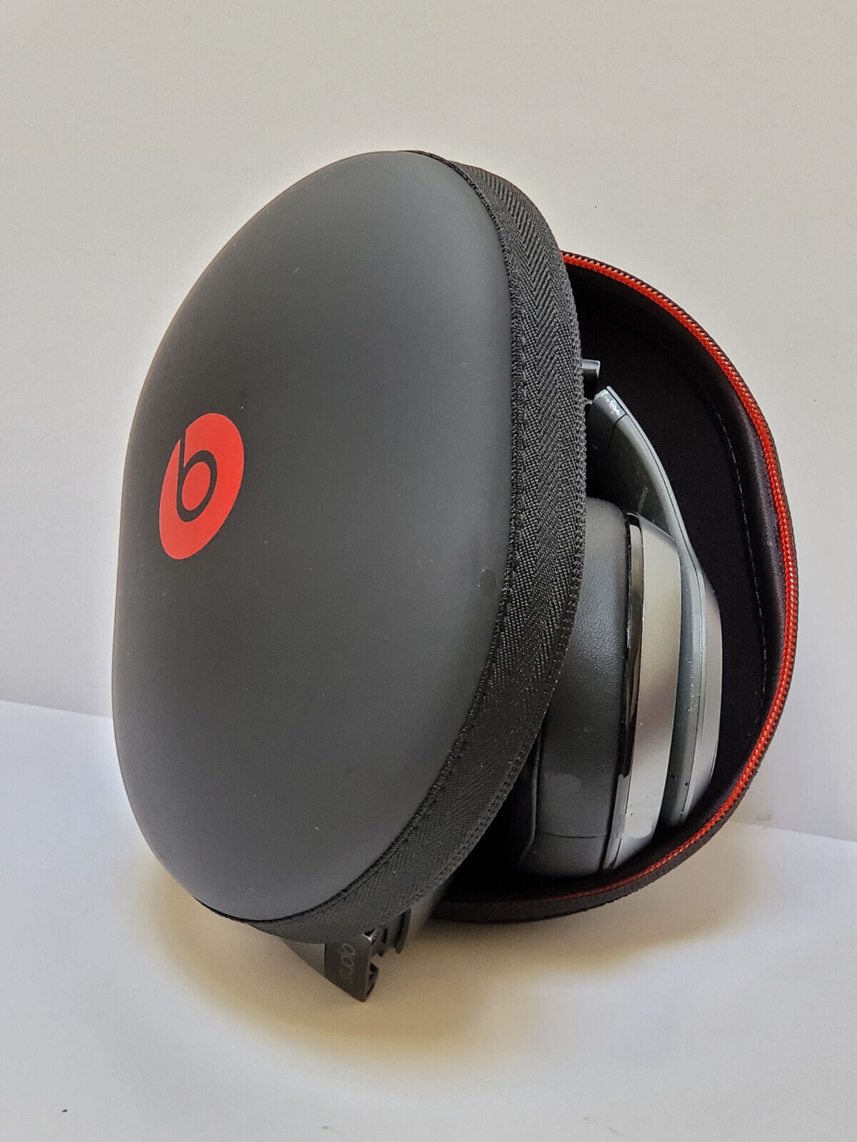 Hard Case Compatible BEATS By Dr. Dre SOLO Pro Headphones Hard Case Compatible BEATS By Dr. Dre SOLO Pro Headphones