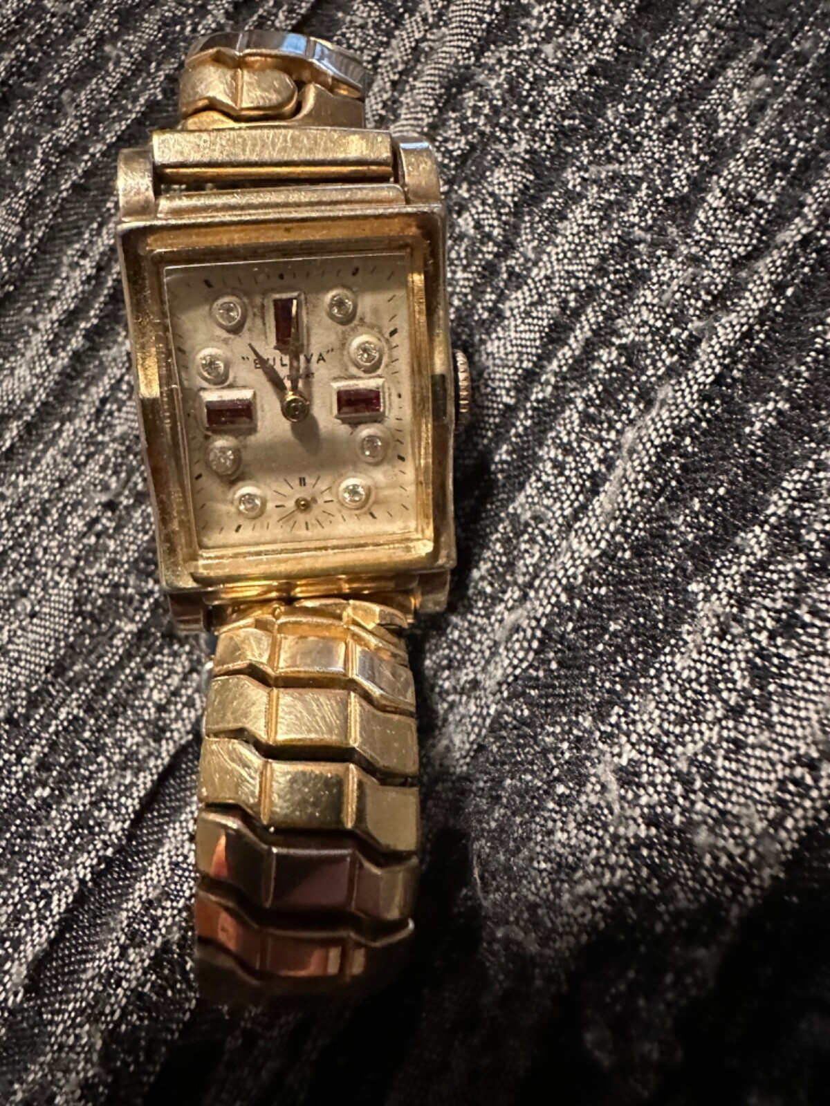 BULOVA ピンクゴールド ヴィンテージ時計 1940年代製 Retro Art Deco 1940 Vivid Red Custom Colored Dial 14k Pink