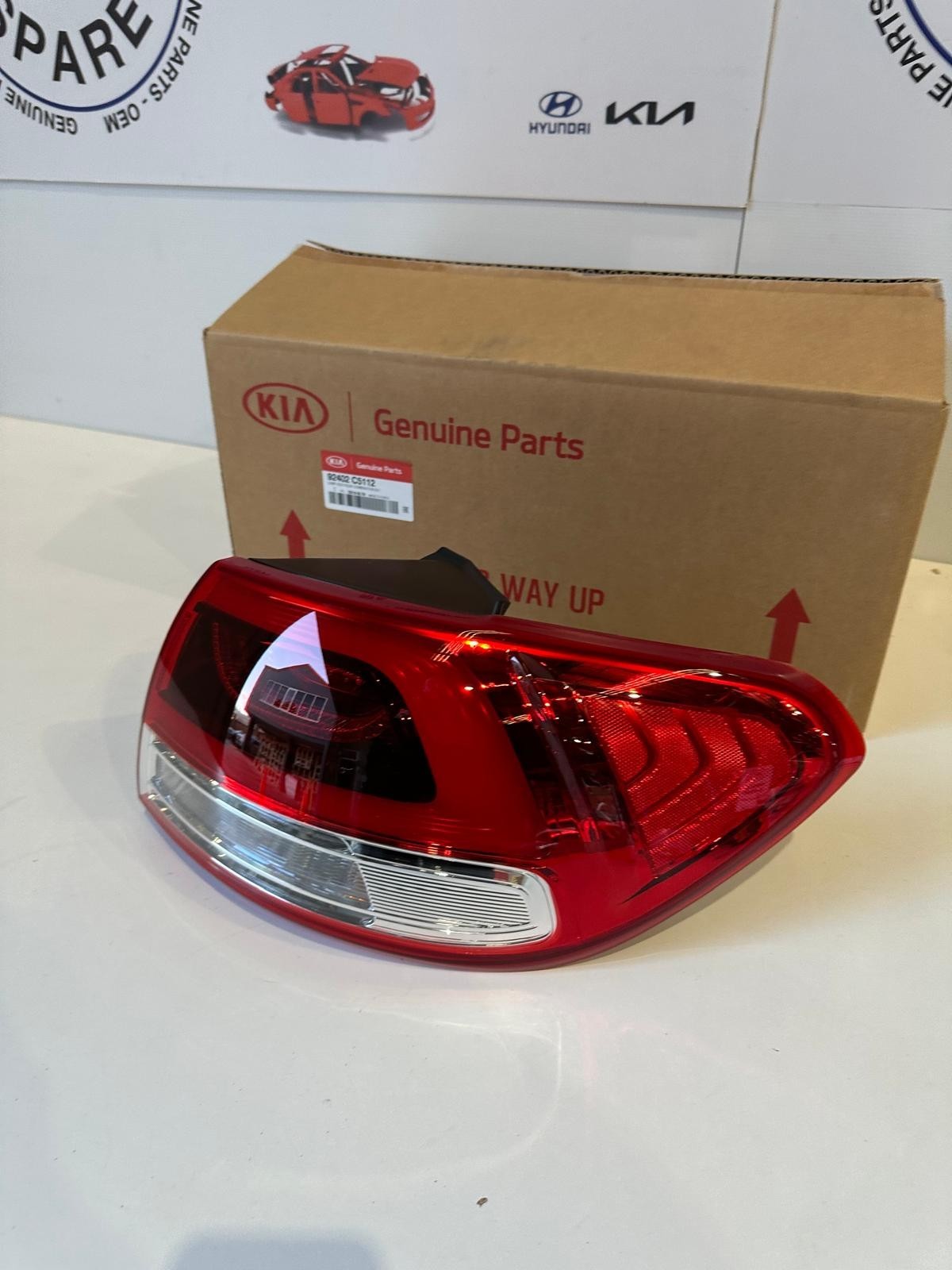 LAMP ASSY-REAR COMBI sorento 92402c5112 - thumbnail 3