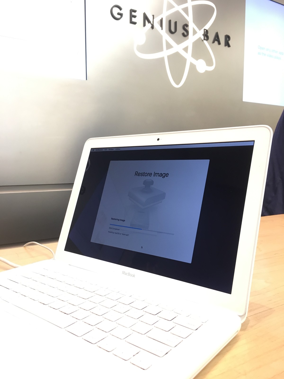 Apple Macbook Unibody 2010-2009 13.3” Intel Core 2 Duo 8GB Apple Macbook Unibody 2010-2009 13.3” Intel Core 2 Duo 8GB